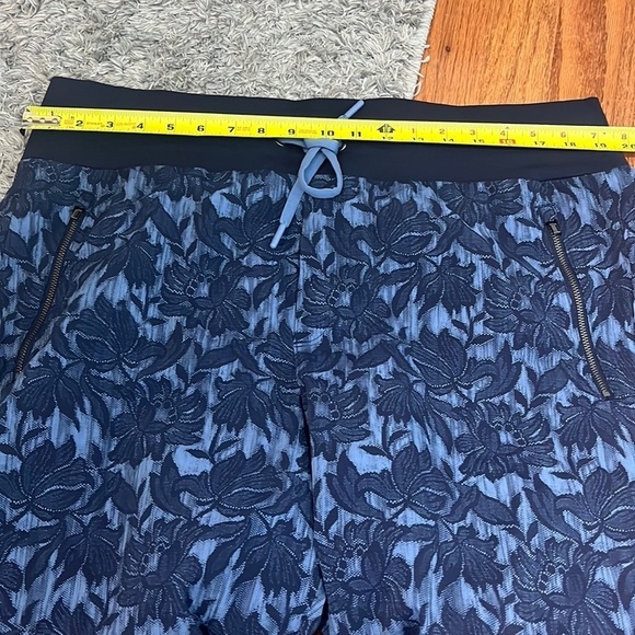 Athleta Women's Trekkie North Jogger Ethereal Bloom Cottage Blue Athleisure - Picture 12 of 15